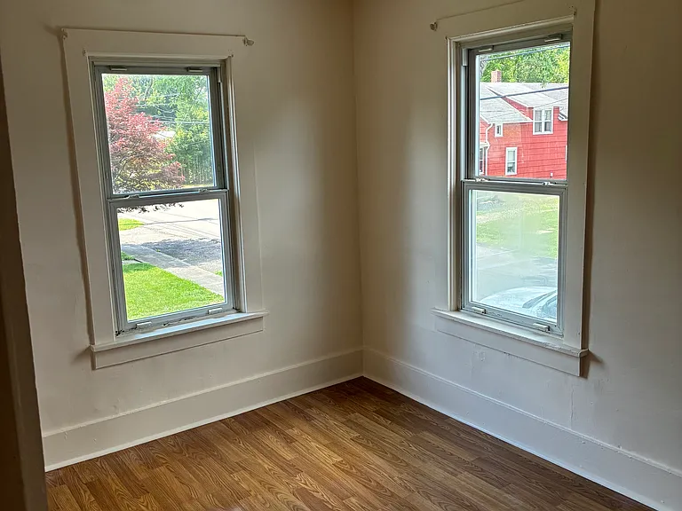 905 S Pine St — Photo 11