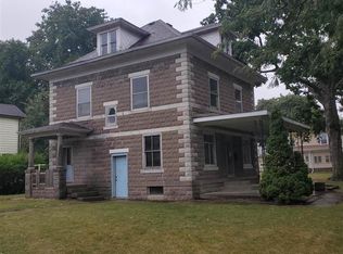 402 E McGregor St, Algona, IA 50511
