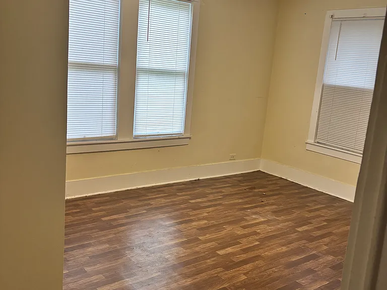 525 W King Ave — Photo 8