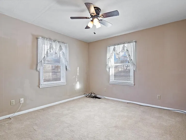 3241 S Harvey St — Photo 15