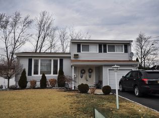 74 Throckmorton Ln, Old Bridge, NJ 08857