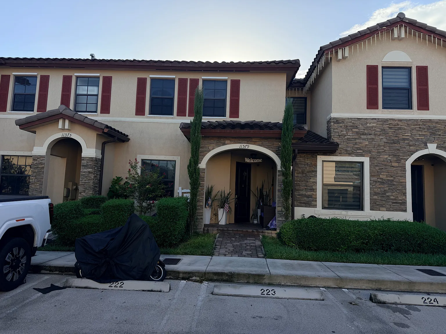 3 bed, 1635 sqft, $3,200 — Photo 1
