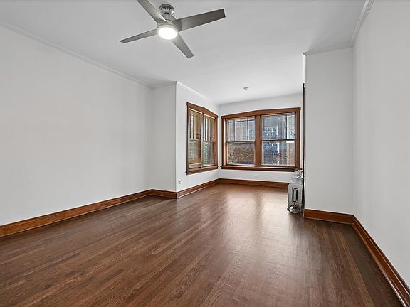 3rd image of 1631 W Fargo Ave #2W