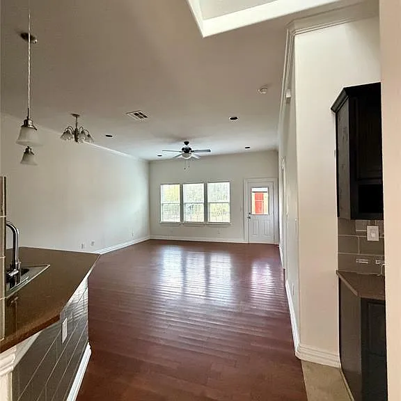 398 Mesa Dr #D — Photo 3