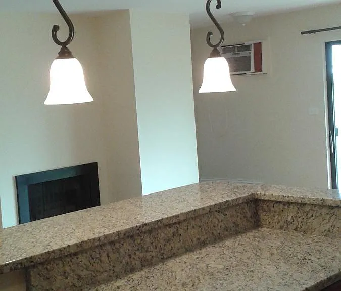 829 S Dwyer Ave #E — Photo 4