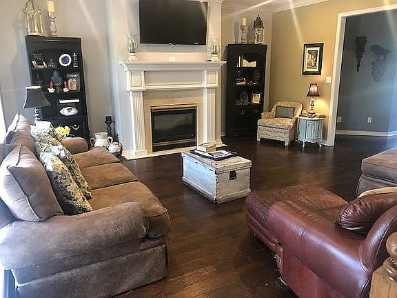 4th image of 303 Autumnwood Dr