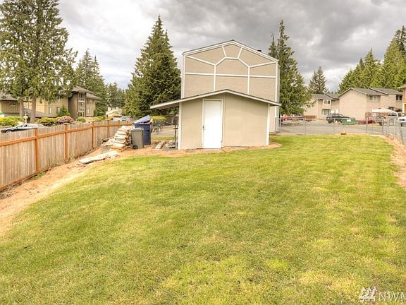 4th image of 4626 176th St SW