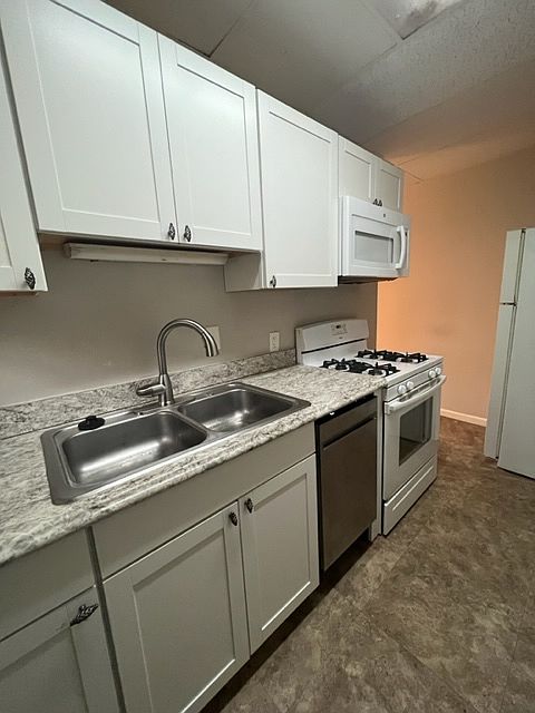 1st image of 2206 Slane Ave APT B
