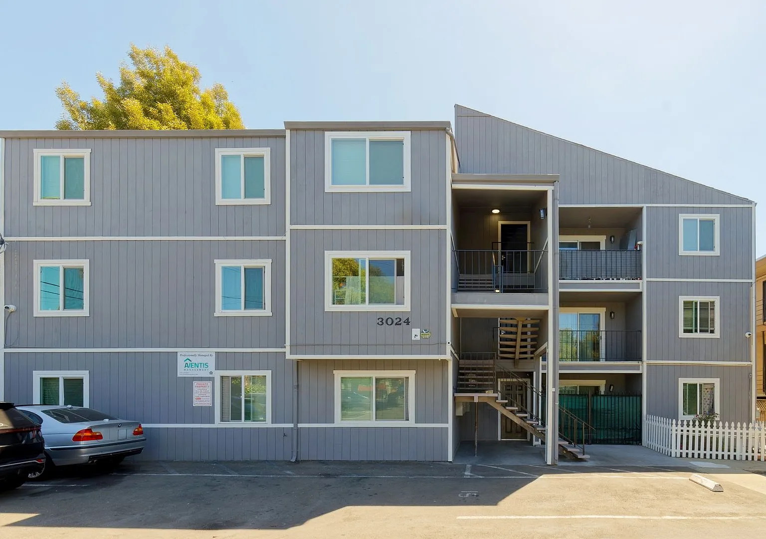 3024 Fruitvale Ave — Photo 2