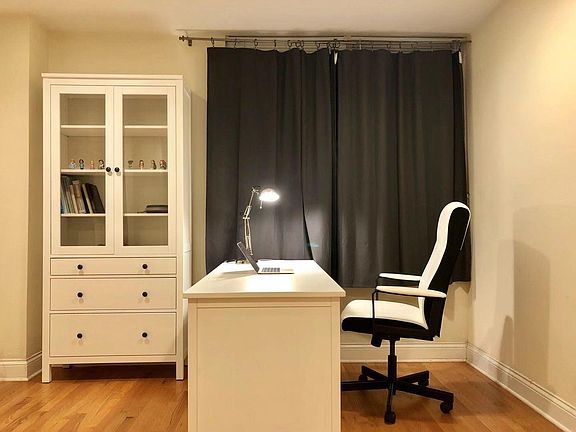 5th image of 1516 Hinman Ave APT 207
