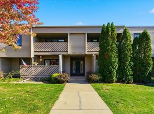 1036 Prairie Meadow Ct, Waterloo, IA