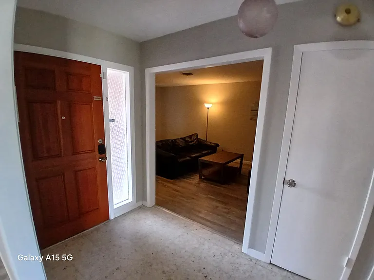 749 Burkshire Dr — Photo 7