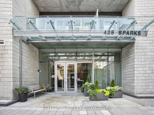 428 Sparks St #601, Ottawa, ON K1R 0B3