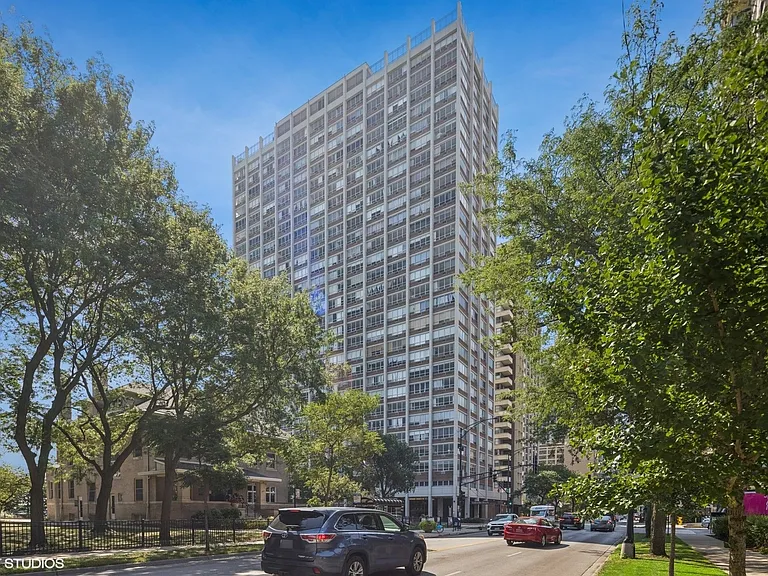6171 N Sheridan Rd #2404 — Photo 1