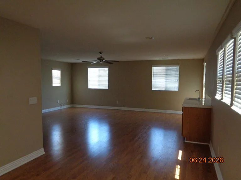 2064 W Avenue K #6 — Photo 22