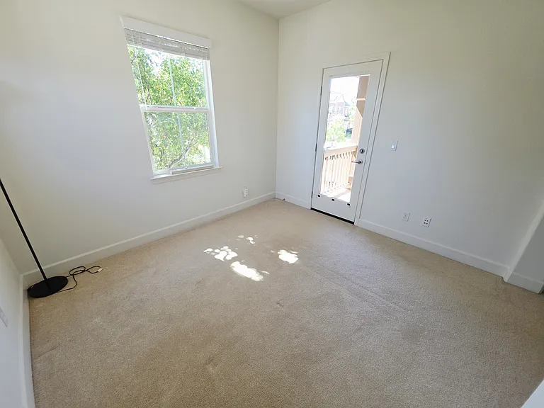 4887 Thorndike Ln — Photo 45