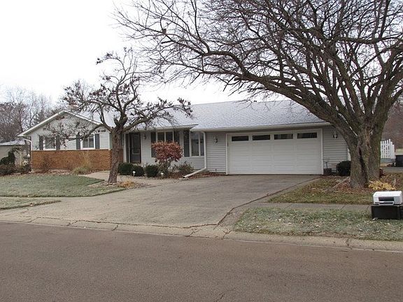 3rd image of 1215 Margaret Dr