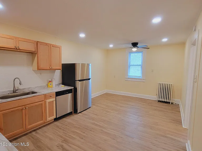 864 S Main St #3 — Photo 10
