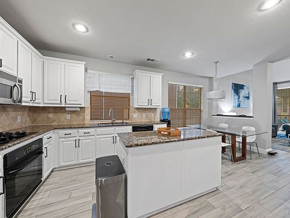 5th image of 11616 Blackhawk Dr
