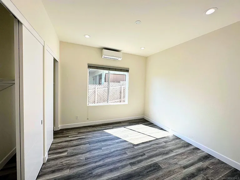 426 Sloane Ave #1 — Photo 18