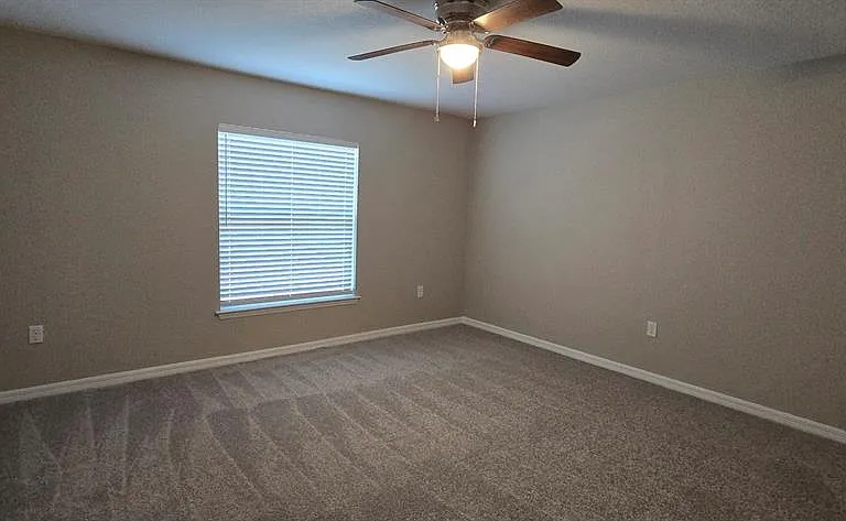 1482 W Manchester Dr — Photo 11
