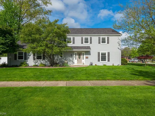 2220 Beechwood Dr, Westlake, OH 44145