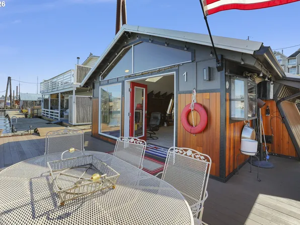 535 NE Bridgeton Rd #1, Portland, OR 97217