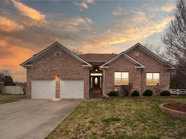 3300 Nansemond River Dr, Suffolk, VA 23435