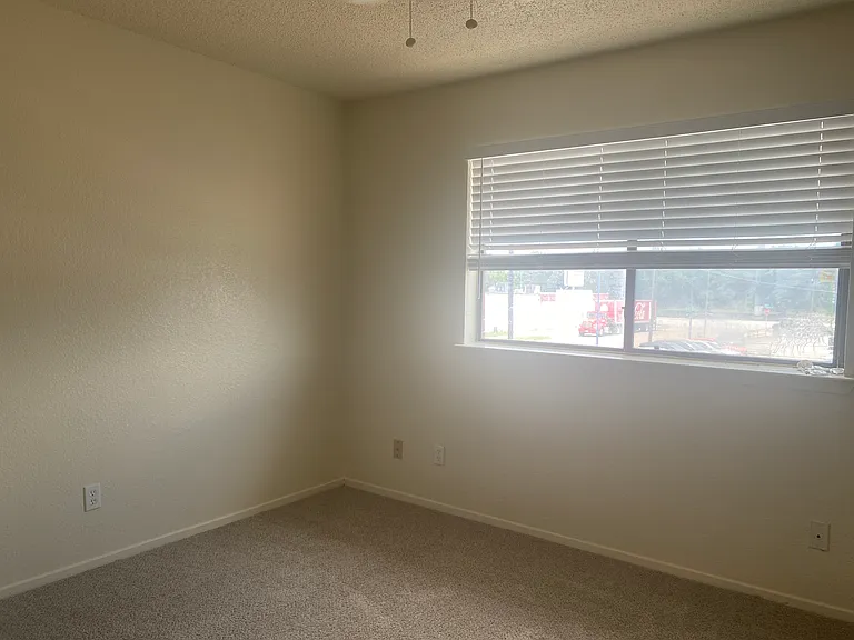 2826 Wimbledon Ct #B — Photo 18