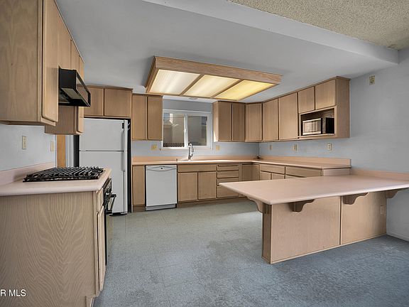 4th image of 2169 Sanchez Dr