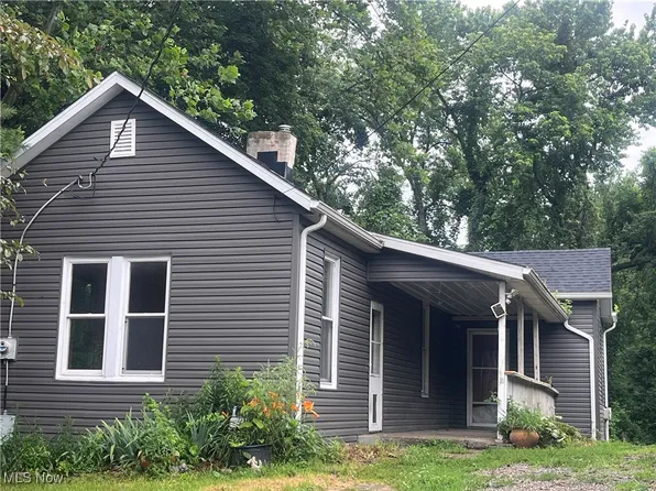 1069 Mershon Ln, Zanesville, OH 43701