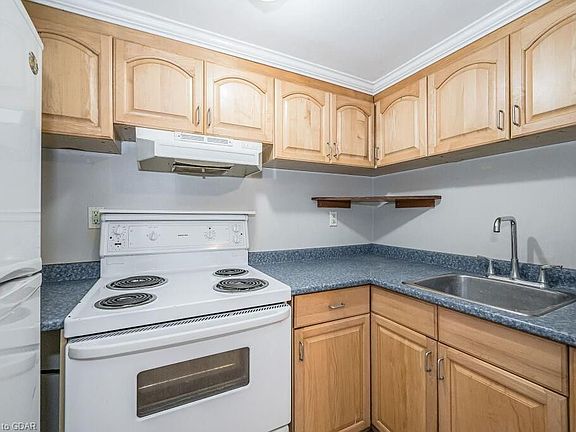 3rd image of 95 College Ave W #B