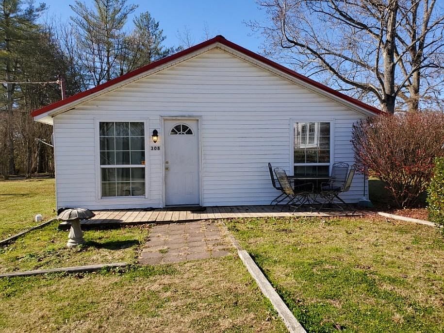 1st image of 306 S Woodland St #B