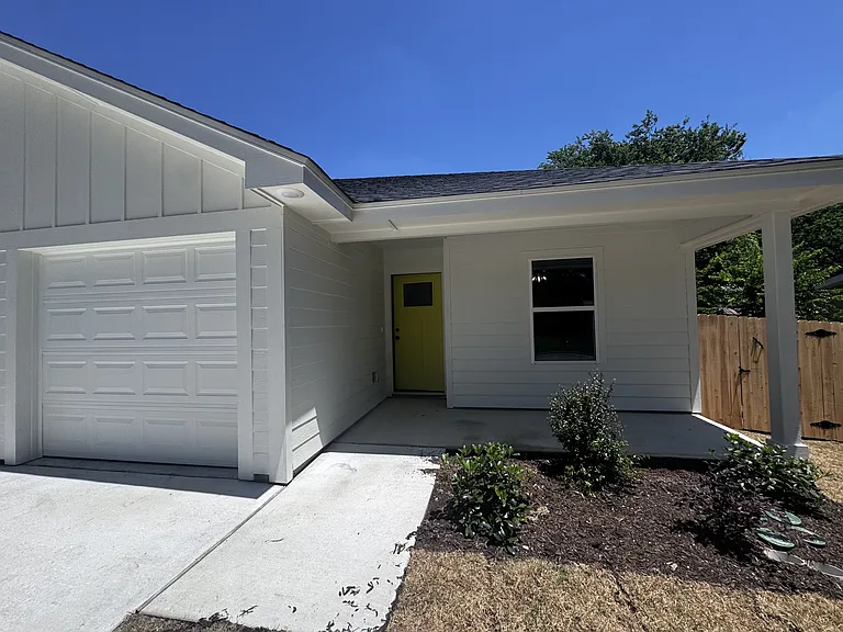 209 Elbert Ln #B — Photo 1