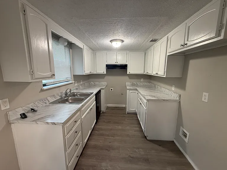 1110 W Birmingham Pl — Photo 7