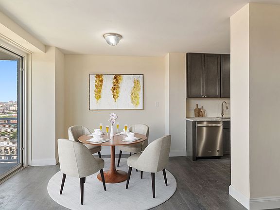 3rd image of 880 Boynton Ave APT 12C