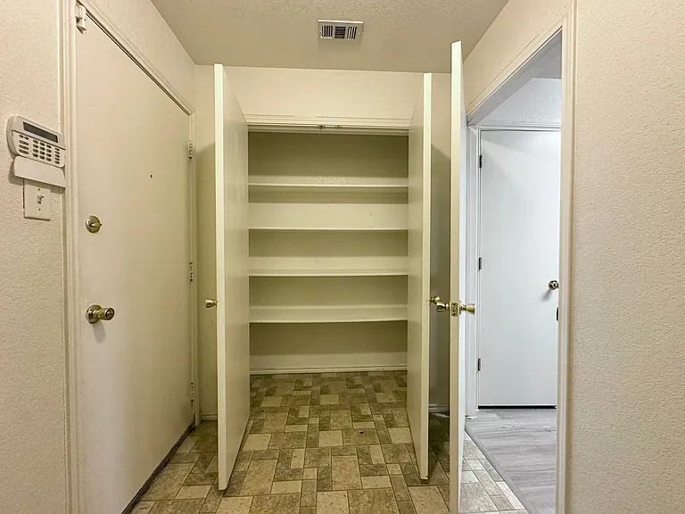 5309 Holster Dr — Photo 37