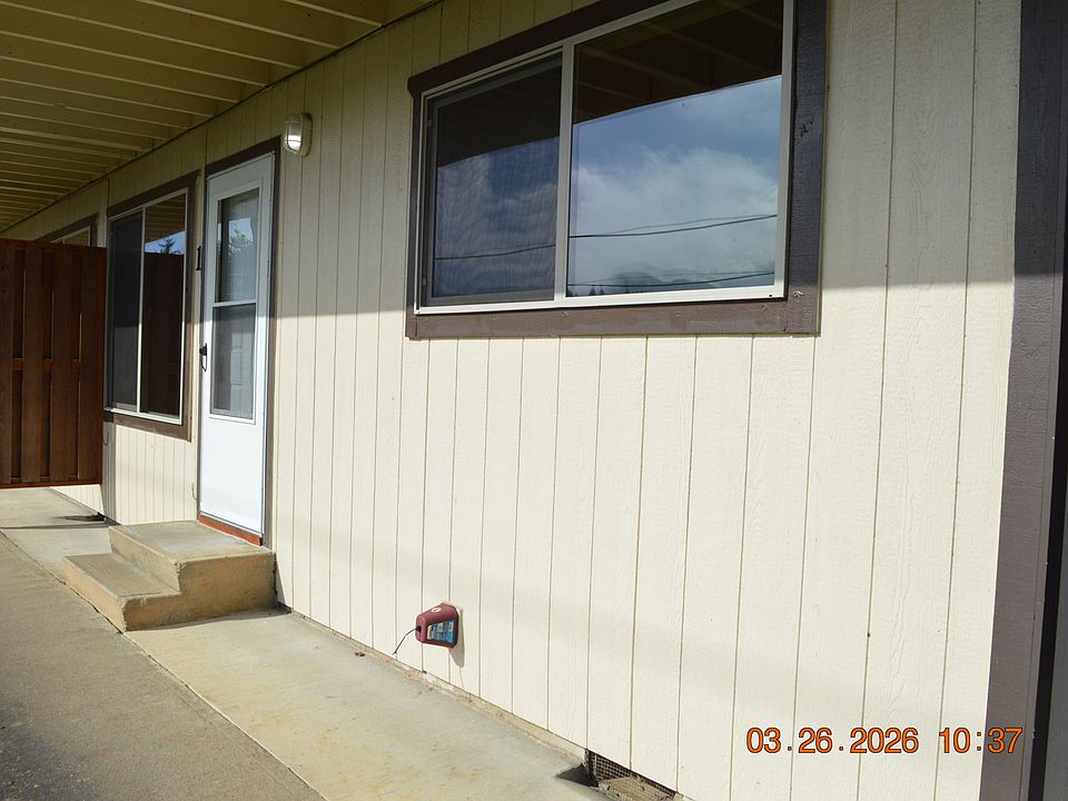 1st image of 810 S Nehalem St #1
