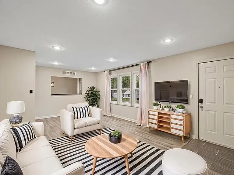 7632 Rainbow Dr — Photo 5