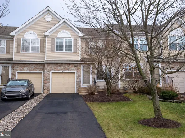 422 Mahogany Walk, Newtown, PA 18940
