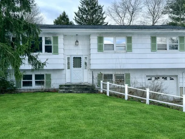 3 Hamilton Ave, Highland Mills, NY 10930