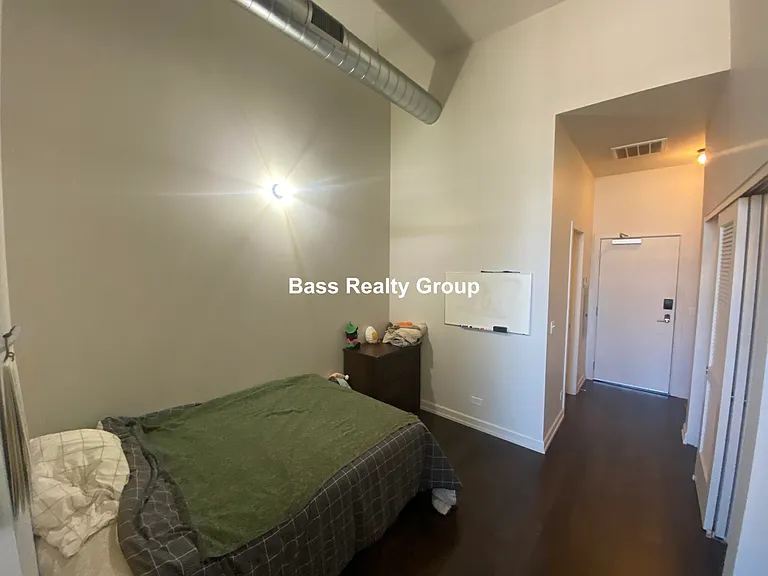 5021 N Kenmore Ave #204 — Photo 10