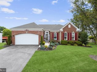 355 El Vista Dr, Hanover, PA 17331