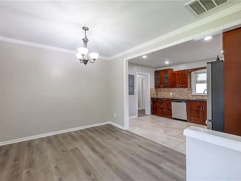 2945 Belvedere Ln — Photo 5