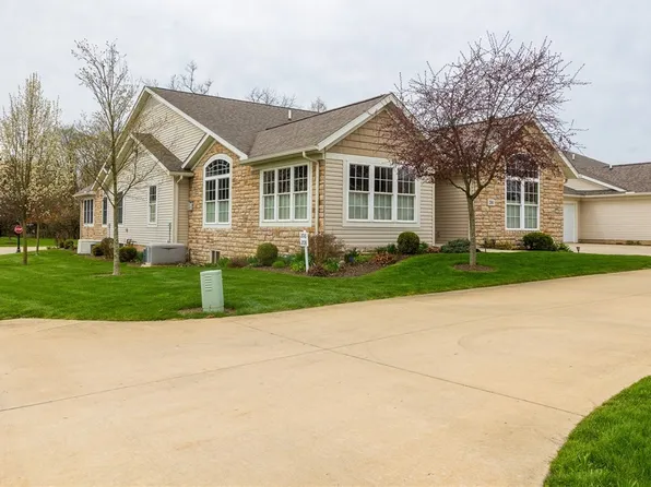 206 Woodbury Cir, Dalton, OH 44618