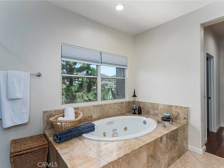 7371 Westcliff Dr — Photo 31