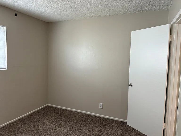 325 E Amerige Ave #A — Photo 45