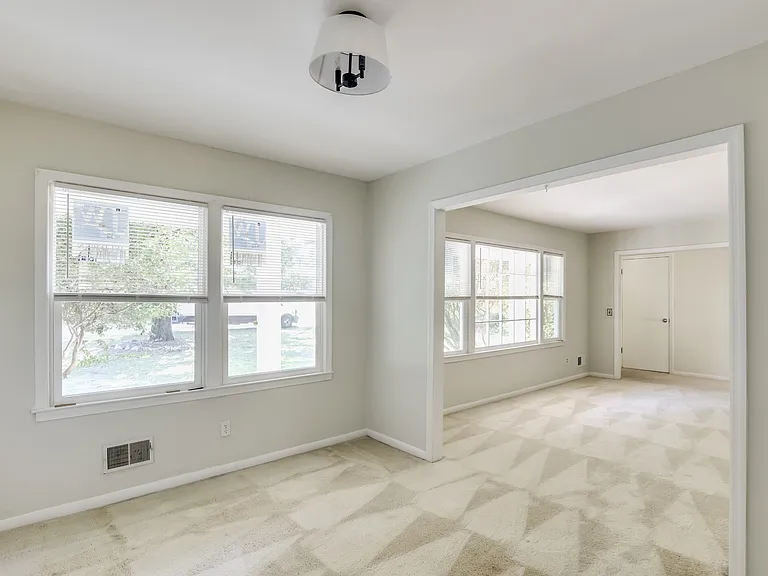 1725 Cheltenham Ln — Photo 11