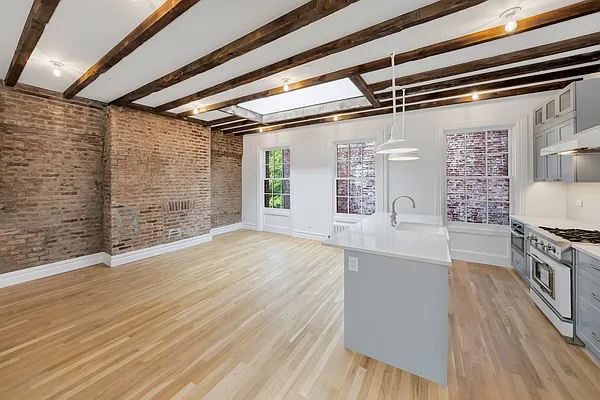 Rented by New York Residence | media 35