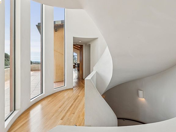 5th image of 150 Vicente Rd